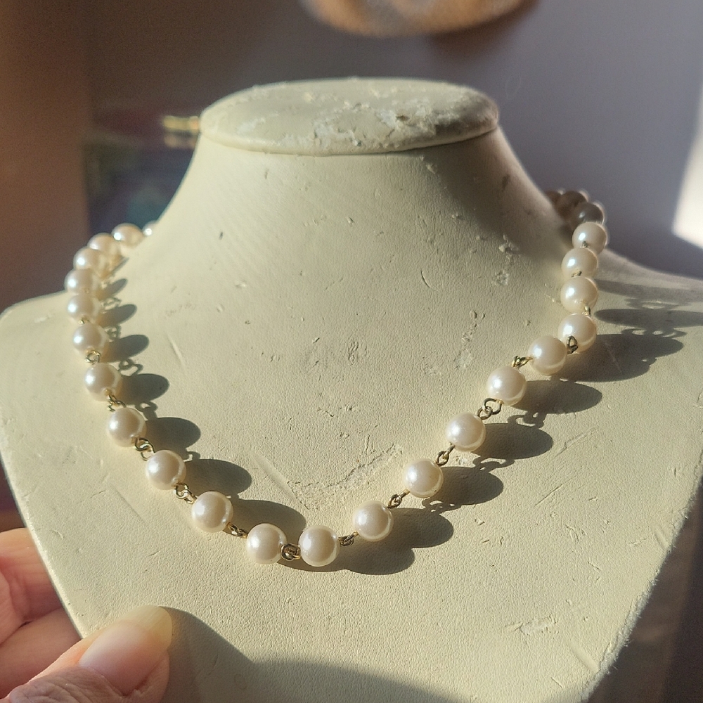 Elegant Pearl Necklace